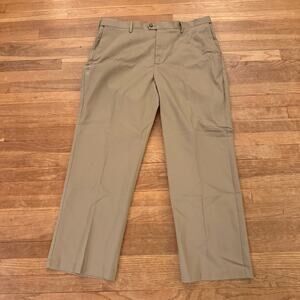 NWT Croft & Barrow Classic Fit khaki pants size 42 x 32
 b1